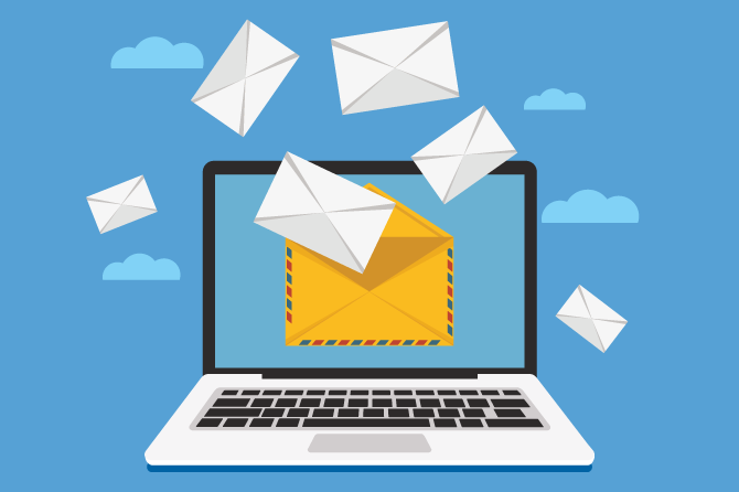 Clipart de correos electrónicos enviados desde una computadora